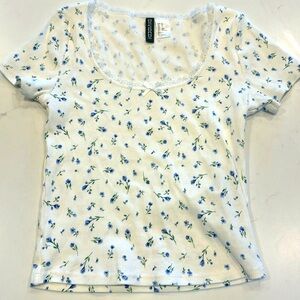 H&M womans light blue floral top